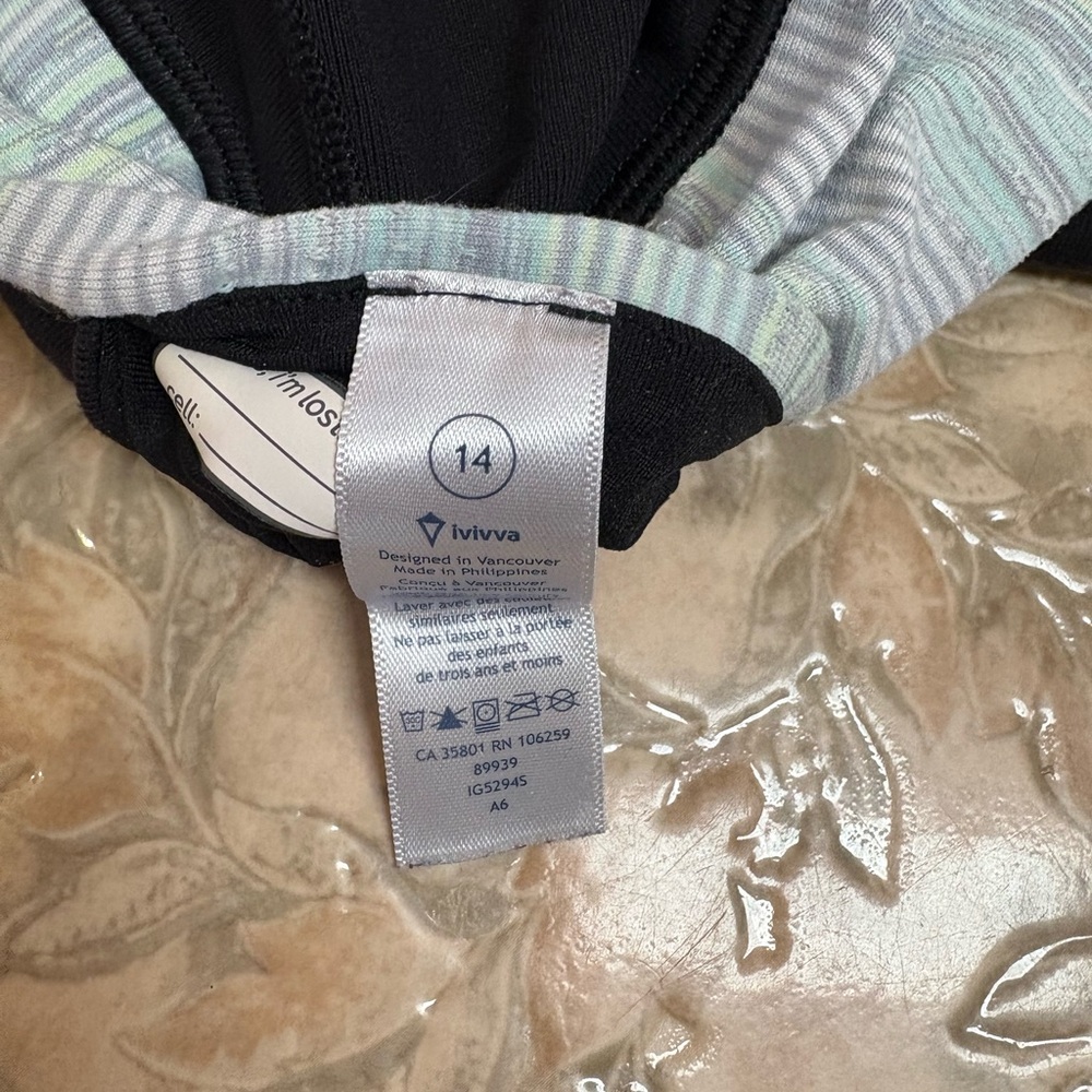 Ivivva reversible leggings - Picture 2 of 2
